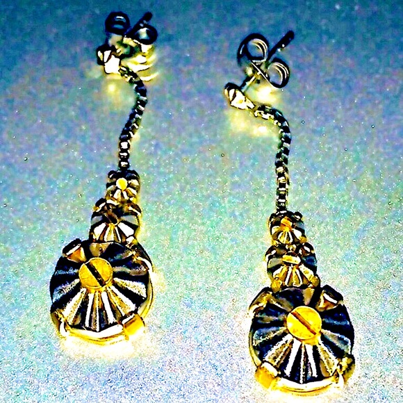 RARE! Coach Legacy Western Daisy Rivets 1.5” Long Hanging Danging Earring♥️🎉 - Picture 2 of 4